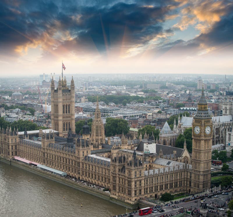 Λονδίνο, UK. Σπίτια του Κοινοβουλίου και Big Ben, όμορφη κεραία β στοκ φωτογραφία Λονδίνο, UK. Σπίτια του Κοινοβουλίου και Big Ben, όμορφη κεραία β στοκ φωτογραφία