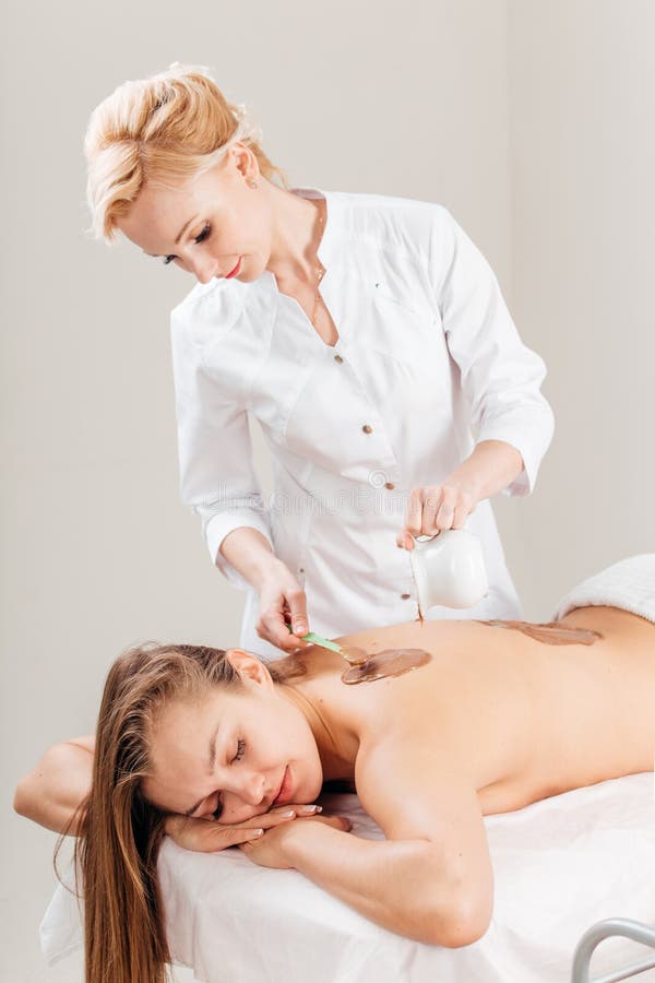 Μάσκα σοκολάτας SPA Luxury Spa επεξεργασία Dayspa στοκ φωτογραφίες Μάσκα σοκολάτας SPA Luxury Spa επεξεργασία Dayspa στοκ φωτογραφίες