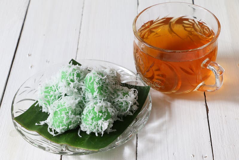 Μαλαισιανό παραδοσιακό kuih Ondeh Ondeh ή Kelepon για Ινδονήσιο στοκ εικόνα