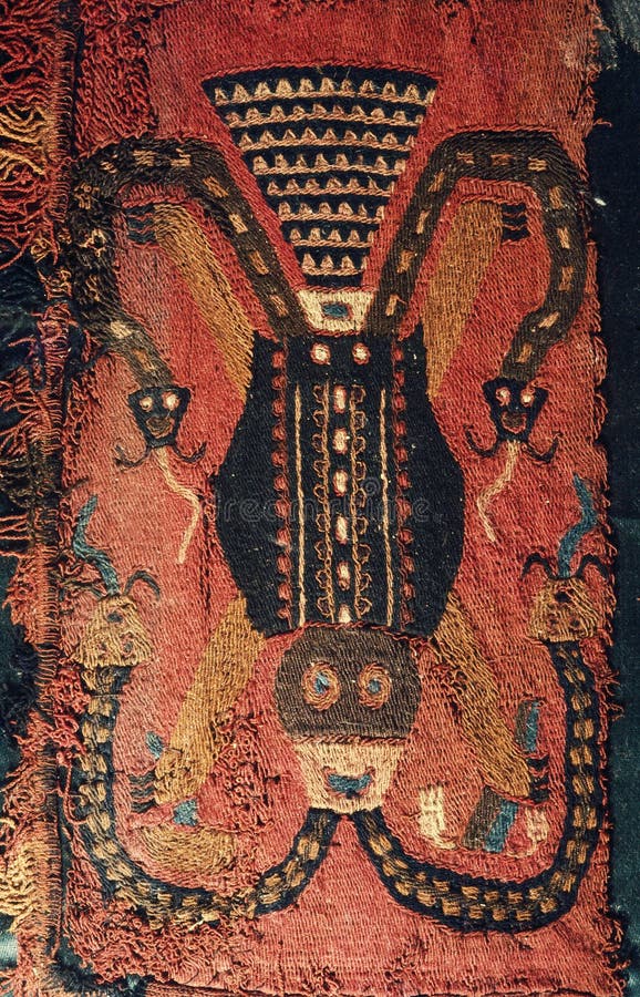 μαντίλες υφαντικές παπάκας ναζκα περού κουλτούρα με μεγάλους υφαντές από το έτος 700 π.Χ. 200 και με μυθολογικές εικόνες κεντημένε