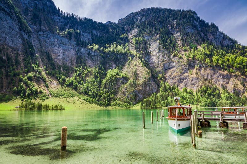 Μαρίνα για τις βάρκες στη λίμνη Konigssee, Άλπεις στοκ φωτογραφίες Μαρίνα για τις βάρκες στη λίμνη Konigssee, Άλπεις στοκ φωτογραφίες