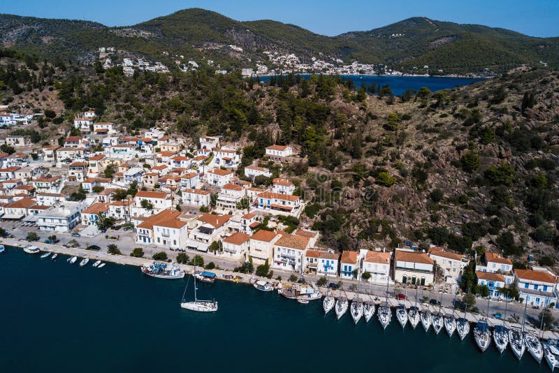 Μαρίνα θάλασσας στο νησί του Πόρου, Αιγαίο πέλαγος, Ελλάδα Ταξίδι στοκ φωτογραφία με δικαίωμα ελεύθερης χρήσης