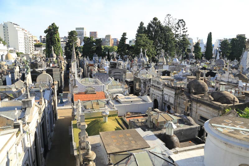 Μαυσωλεία στο νεκροταφείο Recoleta στο Μπουένος Άιρες, Αργεντινή στοκ εικόνες Μαυσωλεία στο νεκροταφείο Recoleta στο Μπουένος Άιρες, Αργεντινή στοκ εικόνες