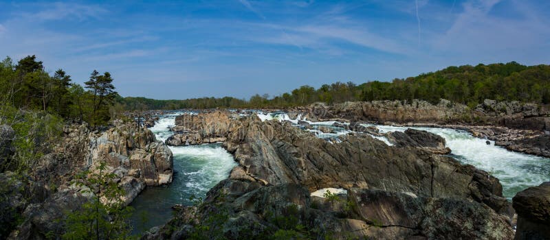 Μεγάλος καταρράκτης πτώσεων στο Potomac ποταμό στη Βιρτζίνια ΗΠΑ στοκ εικόνες με δικαίωμα ελεύθερης χρήσης Μεγάλος καταρράκτης πτώσεων στο Potomac ποταμό στη Βιρτζίνια ΗΠΑ στοκ εικόνες με δικαίωμα ελεύθερης χρήσης