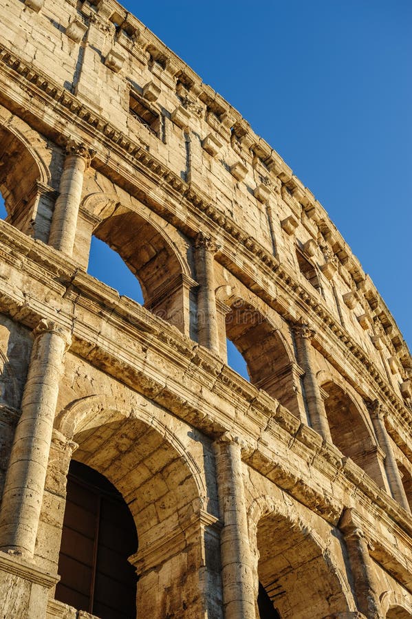 Μερική άποψη των καταστροφών Coliseum Ιταλία, Ρώμη στοκ φωτογραφίες με δικαίωμα ελεύθερης χρήσης Μερική άποψη των καταστροφών Coliseum Ιταλία, Ρώμη στοκ φωτογραφίες με δικαίωμα ελεύθερης χρήσης