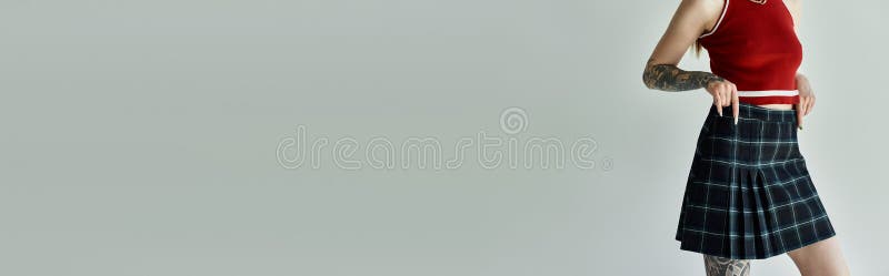 μια γυναίκα τατουάζ σε μια γυναίκα στοκ εικόνα