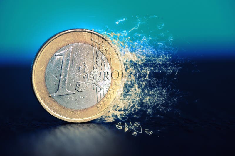 Μια ευρο- σπασμένη νόμισμα ΕΕ Ευρώπη χρηματοδότησης κρίσης στοκ φωτογραφία με δικαίωμα ελεύθερης χρήσης Μια ευρο- σπασμένη νόμισμα ΕΕ Ευρώπη χρηματοδότησης κρίσης στοκ φωτογραφία με δικαίωμα ελεύθερης χρήσης