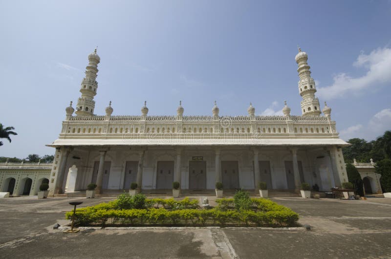 Small masjid or mosque near the Gumbaz, Muslim Mausoleum of Sultan Tipu And His Relatives, Srirangapatna, Karnataka, India. Small masjid or mosque near the Gumbaz, Muslim Mausoleum of Sultan Tipu And His Relatives, Srirangapatna, Karnataka, India