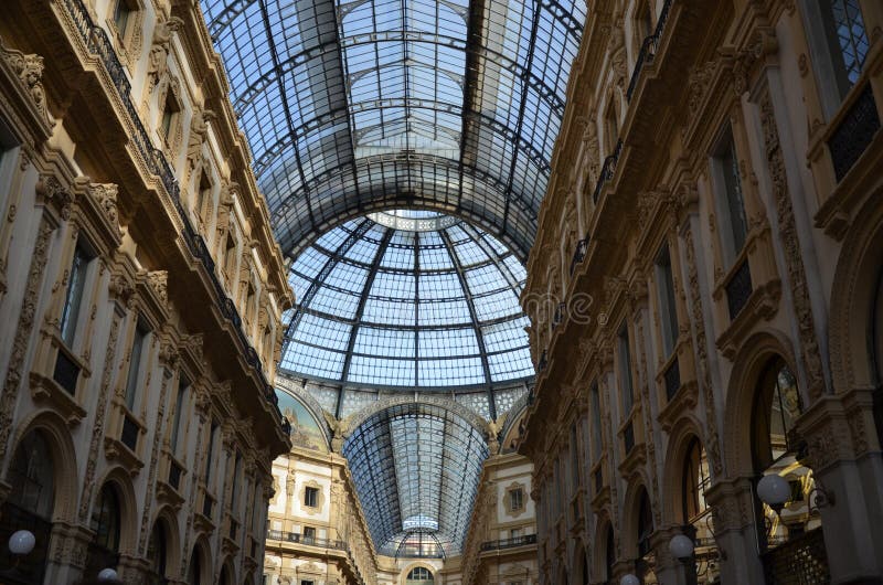 Μιλάνο, Ιταλία 10 05 2015: ?? Galleria Vittorio Emanuele ?? στοκ εικόνα Μιλάνο, Ιταλία 10 05 2015: ?? Galleria Vittorio Emanuele ?? στοκ εικόνα