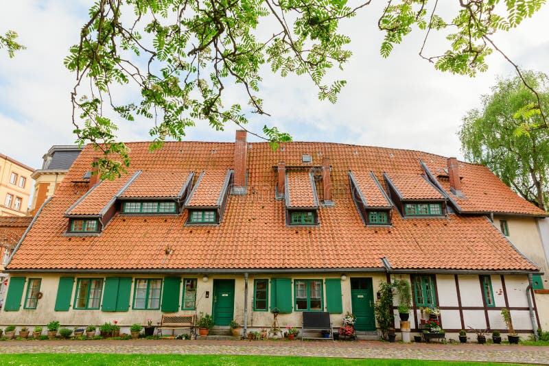 Μισό-εφοδιασμένο με ξύλα σπίτι στο Johanniskloster σε Stralsund, Γερμανία στοκ φωτογραφία με δικαίωμα ελεύθερης χρήσης Μισό-εφοδιασμένο με ξύλα σπίτι στο Johanniskloster σε Stralsund, Γερμανία στοκ φωτογραφία με δικαίωμα ελεύθερης χρήσης