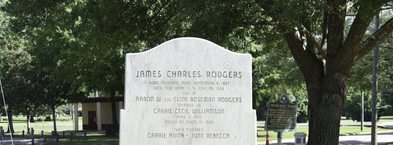 Μνημείο του James Charles Rodgers, μεσημβρινός, Μισισιπής στοκ φωτογραφία με δικαίωμα ελεύθερης χρήσης Μνημείο του James Charles Rodgers, μεσημβρινός, Μισισιπής στοκ φωτογραφία με δικαίωμα ελεύθερης χρήσης