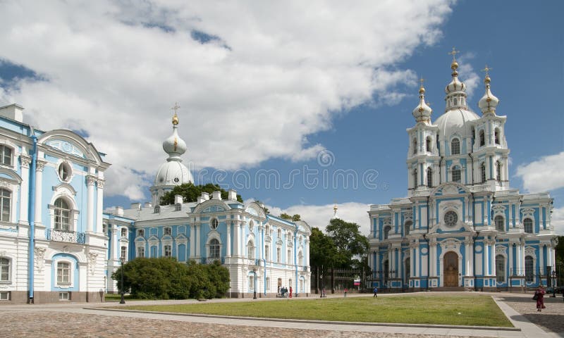 Μονή Smolny της αναζοωγόνησης στη Αγία Πετρούπολη, Ρωσία στοκ εικόνες Μονή Smolny της αναζοωγόνησης στη Αγία Πετρούπολη, Ρωσία στοκ εικόνες