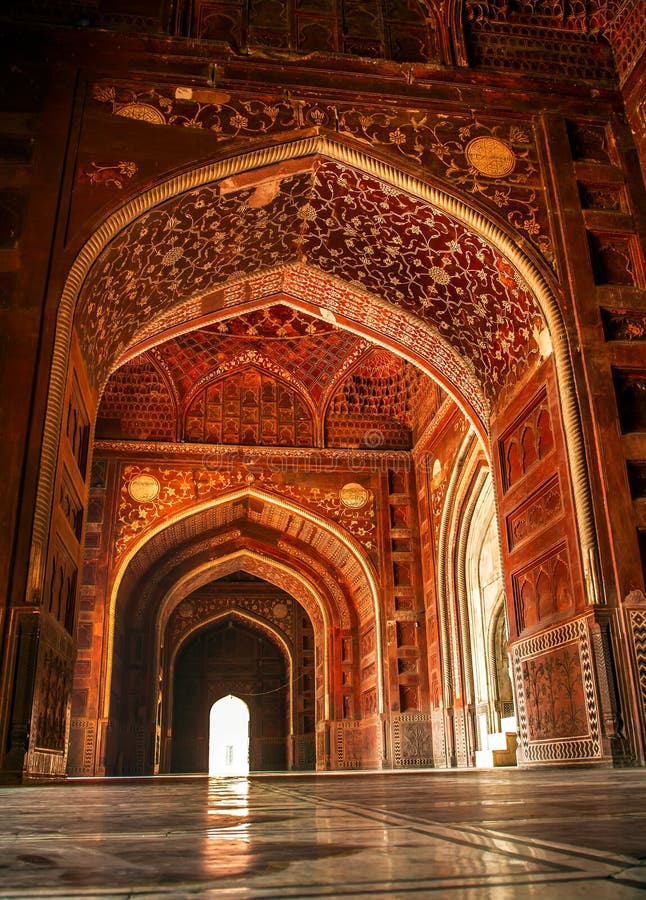 Μουσουλμανικό τέμενος στο Taj Mahal. Agra, Ινδία
