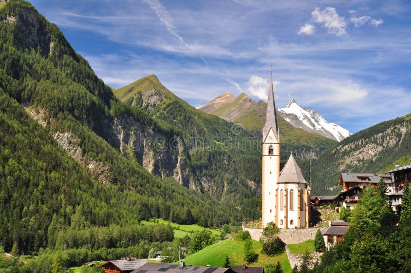 μπροστινή αιχμή grossglockner εκκλησ&io στοκ φωτογραφίες μπροστινή αιχμή grossglockner εκκλησ&io στοκ φωτογραφίες