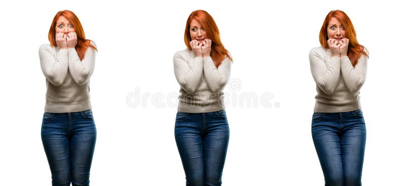 Νέα όμορφη redhead γυναίκα που απομονώνεται πέρα από το άσπρο υπόβαθρο στοκ φωτογραφίες με δικαίωμα ελεύθερης χρήσης Νέα όμορφη redhead γυναίκα που απομονώνεται πέρα από το άσπρο υπόβαθρο στοκ φωτογραφίες με δικαίωμα ελεύθερης χρήσης