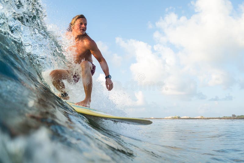 Νέο surfer στοκ εικόνες