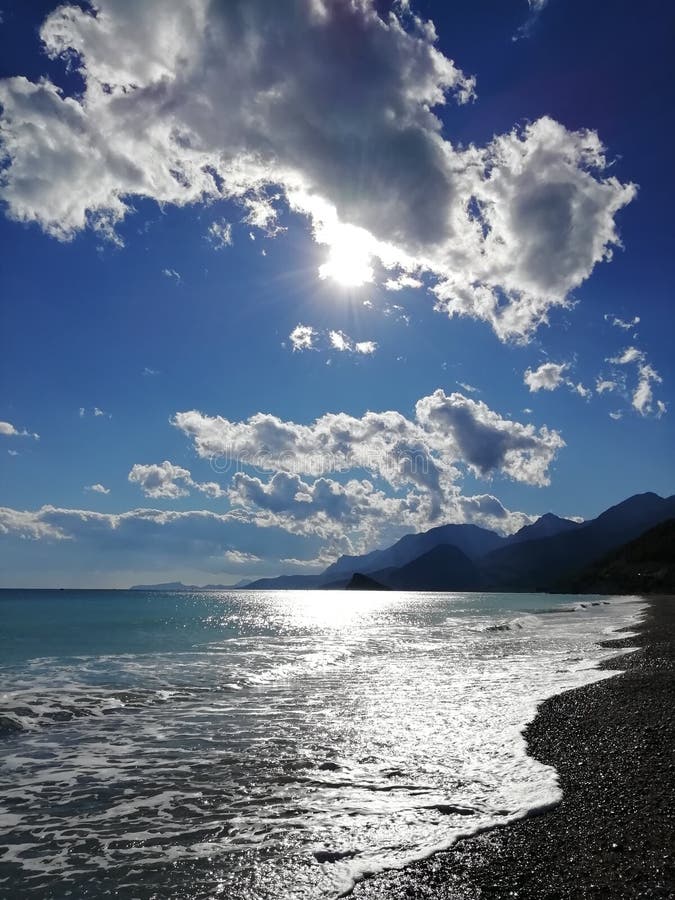Να εξισώσει στη μεσογειακή ακτή στοκ φωτογραφίες Να εξισώσει στη μεσογειακή ακτή στοκ φωτογραφίες