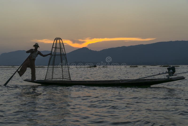 Να στηριχτεί στη λίμνη Inle στοκ εικόνες με δικαίωμα ελεύθερης χρήσης