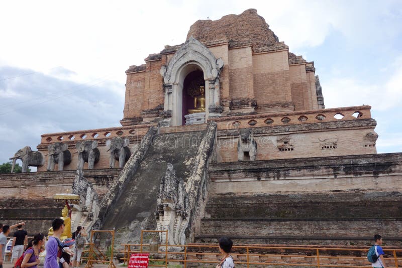 Ναός Chedi luang στοκ φωτογραφίες