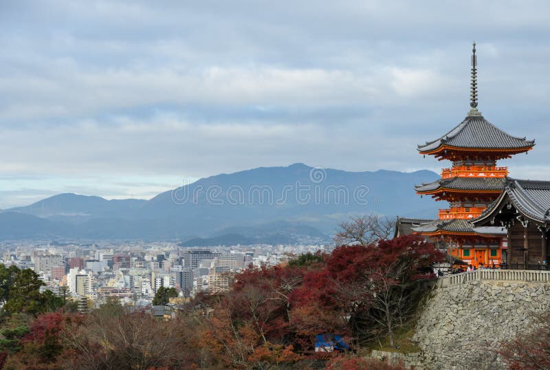 Ναός kiyomizu-Dera στην εποχή φθινοπώρου στο Κιότο, Ιαπωνία στοκ εικόνες Ναός kiyomizu-Dera στην εποχή φθινοπώρου στο Κιότο, Ιαπωνία στοκ εικόνες