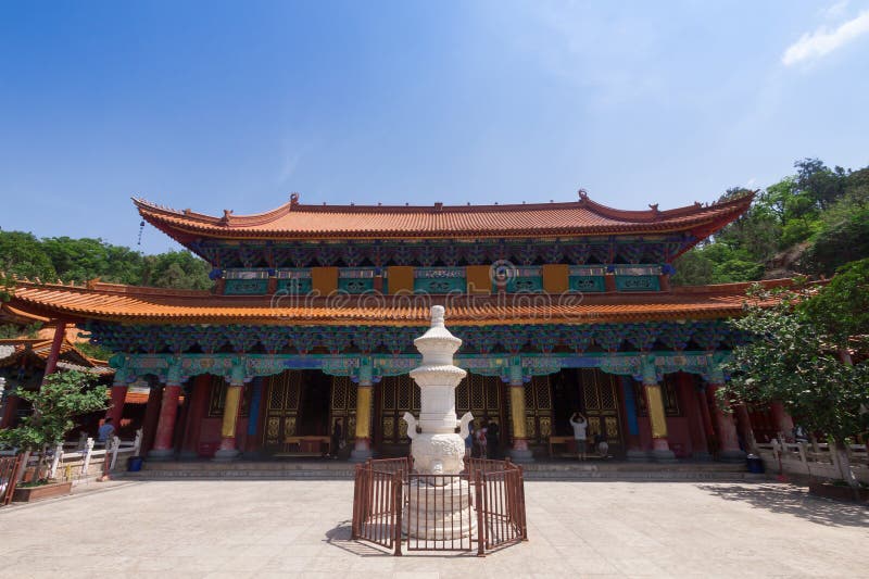 Ναός Kunming Yuantong στην ηλιόλουστη ημέρα, πρωτεύουσα Kunming Yu στοκ εικόνα Ναός Kunming Yuantong στην ηλιόλουστη ημέρα, πρωτεύουσα Kunming Yu στοκ εικόνα
