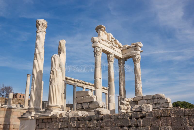 ναός trajan στοκ εικόνες ναός trajan στοκ εικόνες