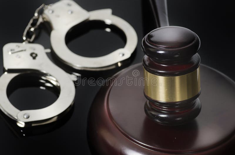 Νομικές gavel και χειροπέδες έννοιας στοκ φωτογραφία με δικαίωμα ελεύθερης χρήσης