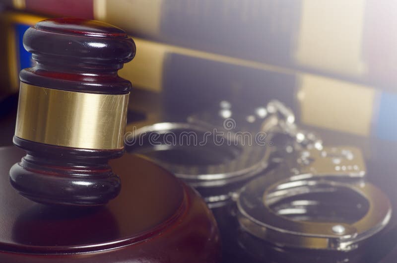 Νομικές gavel και χειροπέδες έννοιας στοκ φωτογραφία με δικαίωμα ελεύθερης χρήσης