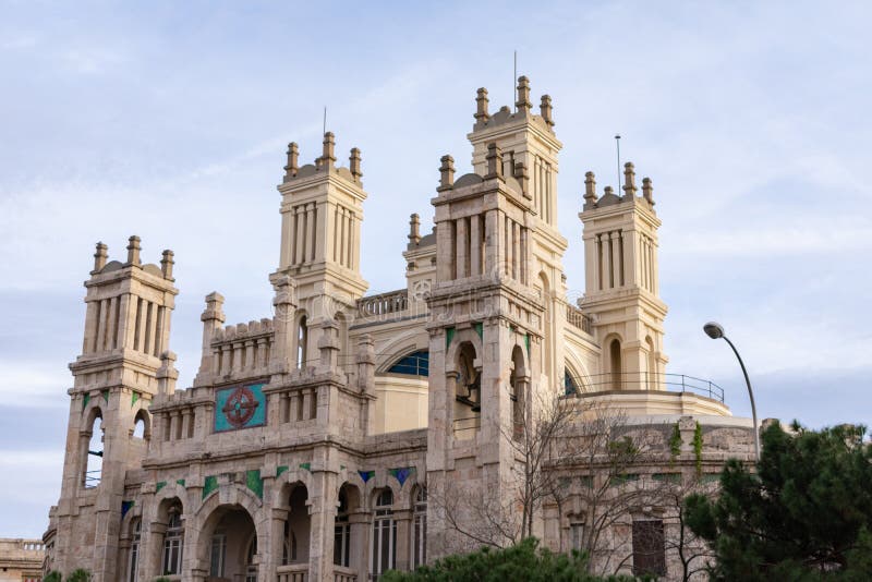 Νοσοκομείο του Maudes Exterior στη Μαδρίτη Ισπανία στοκ φωτογραφία με δικαίωμα ελεύθερης χρήσης Νοσοκομείο του Maudes Exterior στη Μαδρίτη Ισπανία στοκ φωτογραφία με δικαίωμα ελεύθερης χρήσης