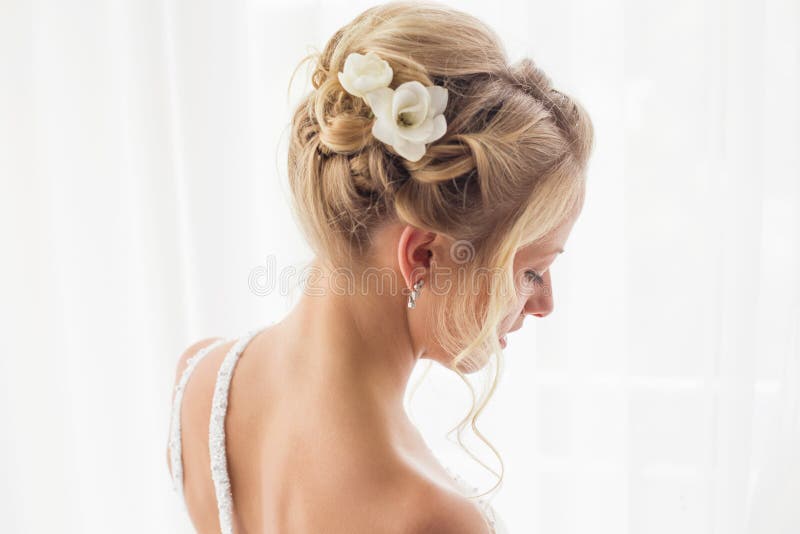 Νύφες hairstyle για το γάμο στοκ φωτογραφίες Νύφες hairstyle για το γάμο στοκ φωτογραφίες