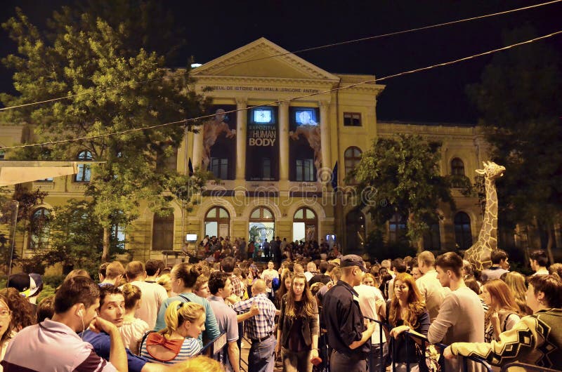 Νύχτα των μουσείων στο Βουκουρέστι - το Εθνικό Μουσείο της φυσικής ιστορίας «Grigore Antipa» στοκ φωτογραφίες Νύχτα των μουσείων στο Βουκουρέστι - το Εθνικό Μουσείο της φυσικής ιστορίας «Grigore Antipa» στοκ φωτογραφίες