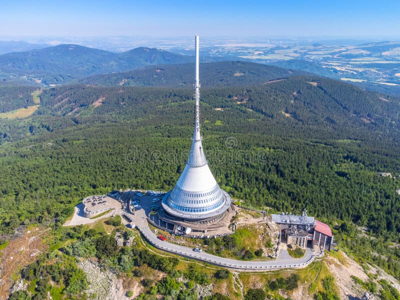 ξενοδοχείο jested mountain από πάνω στοκ φωτογραφία