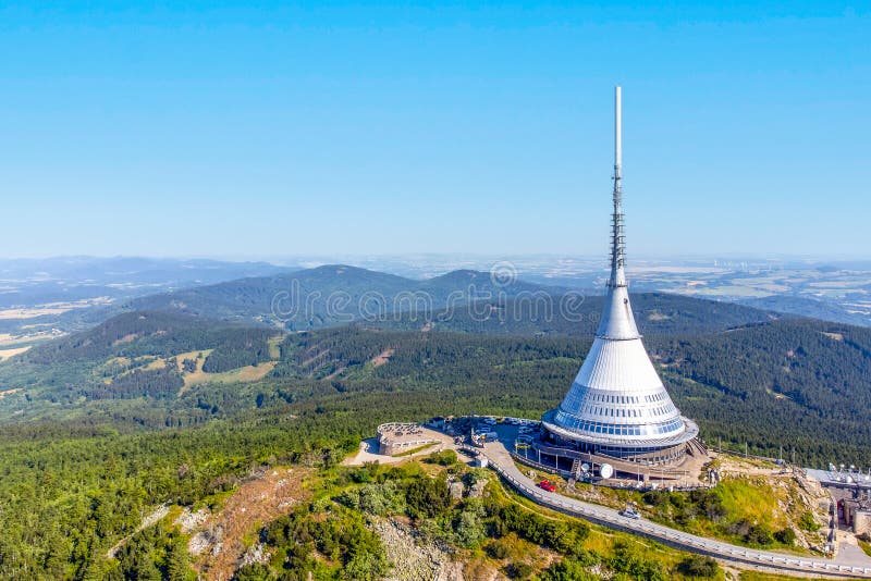 ξενοδοχείο jested mountain από πάνω στοκ φωτογραφία