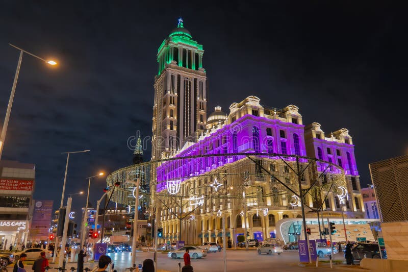 Ξενοδοχείο Riyadh Saudi Arabias Πολύχρωμο Narckess τη νύχτα στοκ εικόνα