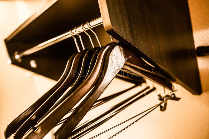 Ξύλινες κρεμάστρες ενδυμάτων στοκ φωτογραφία με δικαίωμα ελεύθερης χρήσης