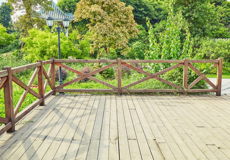 Ξύλινο patio στοκ φωτογραφίες
