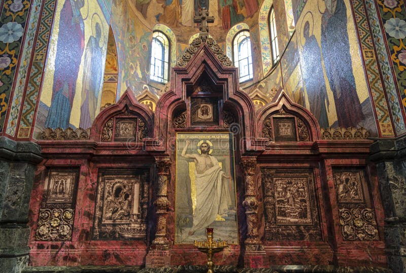Ο Βορράς kiot στην εκκλησία του Savior στο αίμα Μια θέση για τα πιό σεβαστά εικονίδια r στοκ φωτογραφίες με δικαίωμα ελεύθερης χρήσης Ο Βορράς kiot στην εκκλησία του Savior στο αίμα Μια θέση για τα πιό σεβαστά εικονίδια r στοκ φωτογραφίες με δικαίωμα ελεύθερης χρήσης