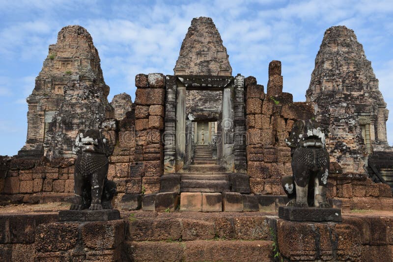 Ο ναός ανατολικού Mebon Prasat Angkor Wat σε Siem συγκεντρώνει