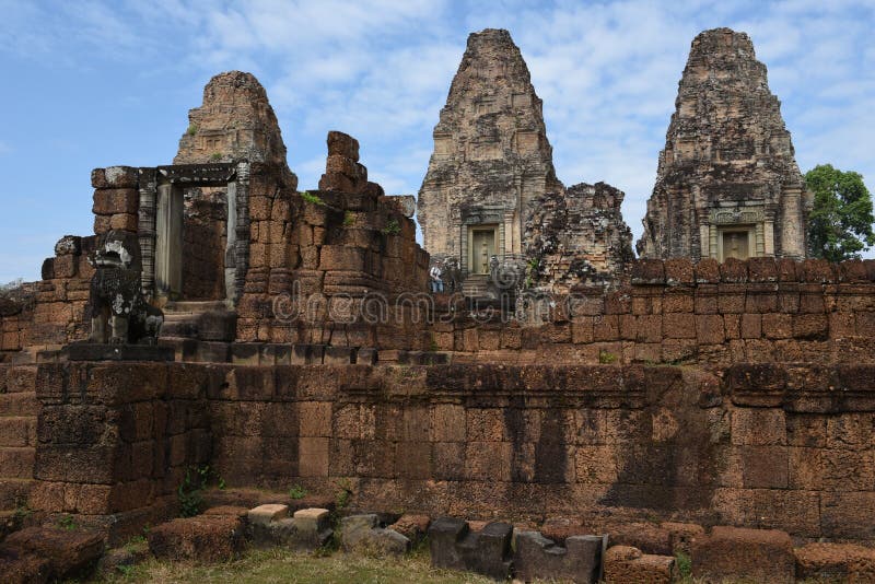 Ο ναός ανατολικού Mebon Prasat Angkor Wat σε Siem συγκεντρώνει