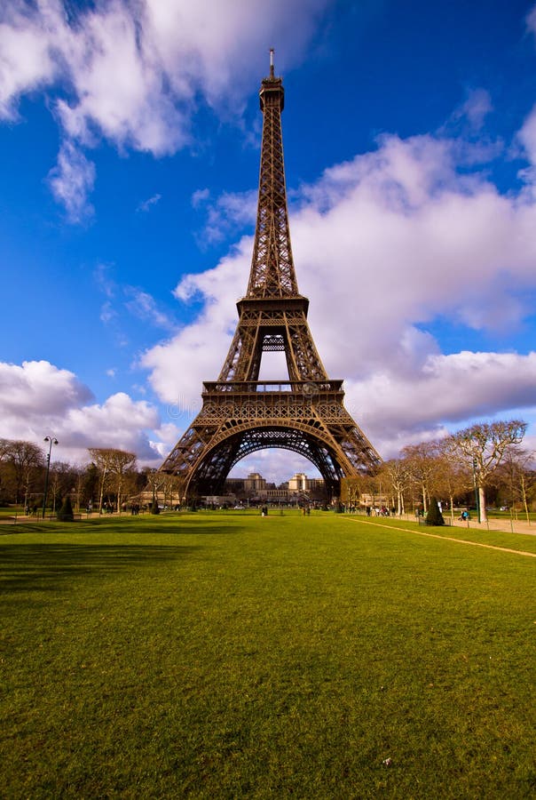 Ο πύργος του Άιφελ στο Παρίσι