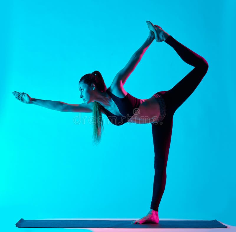 Ο χορευτής Natarajasana exercices γιόγκας γυναικών θέτει στοκ εικόνες Ο χορευτής Natarajasana exercices γιόγκας γυναικών θέτει στοκ εικόνες