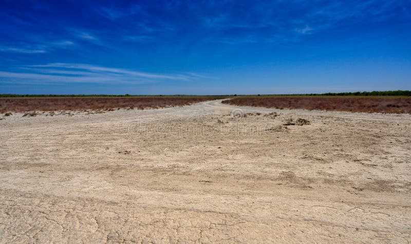 οδός Dry Saltpan, Δυτική Αυστραλία στοκ εικόνα με δικαίωμα ελεύθερης χρήσης οδός Dry Saltpan, Δυτική Αυστραλία στοκ εικόνα με δικαίωμα ελεύθερης χρήσης