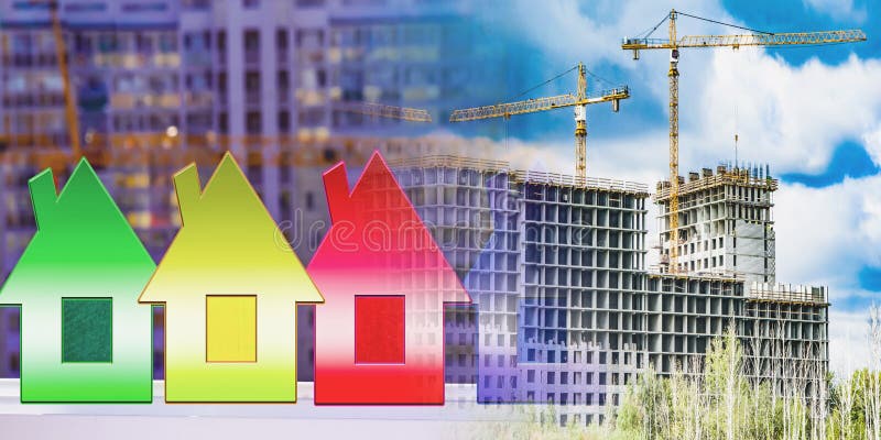 Οικοδόμηση των νέων κατοικημένων κτηρίων ενάντια στον ουρανό στοκ εικόνα