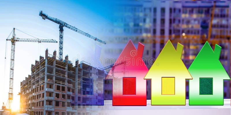 Οικοδόμηση των νέων κατοικημένων κτηρίων ενάντια στον ουρανό στοκ φωτογραφίες