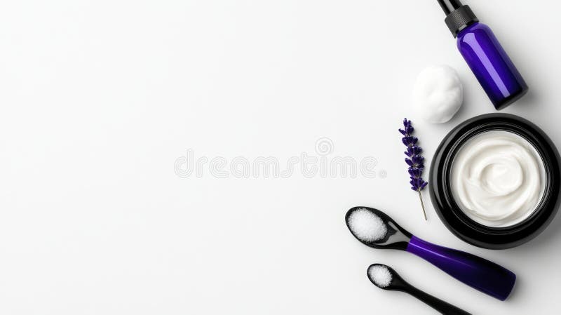Οργανικά προϊόντα Skincare Επίπεδα κρέατα Ορός και λεβάντα απεικόνιση αποθεμάτων