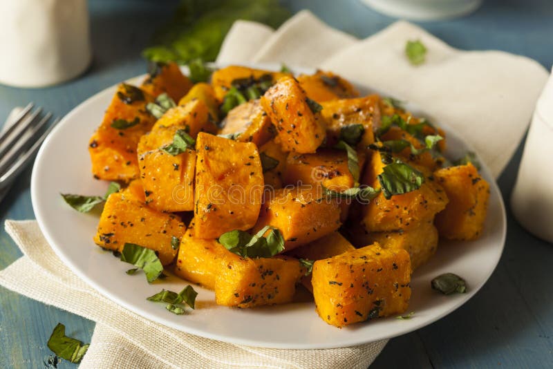 Οργανική ψημένη κολοκύνθη Butternut στοκ εικόνα Οργανική ψημένη κολοκύνθη Butternut στοκ εικόνα