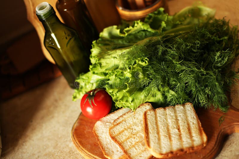 Οργανικός vegan προετοιμάζεται στην κουζίνα στοκ εικόνα Οργανικός vegan προετοιμάζεται στην κουζίνα στοκ εικόνα