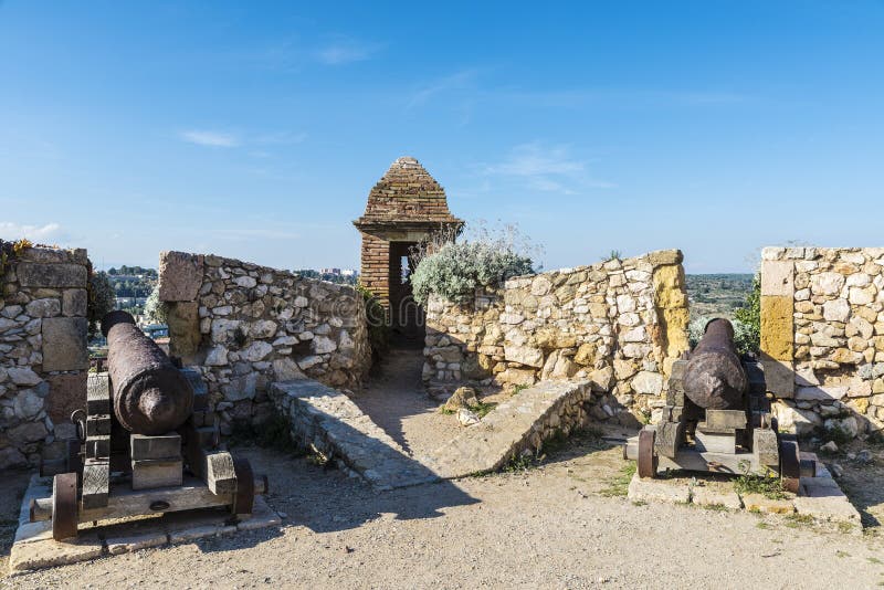 Παλαιά πυροβόλα σε ένα φρούριο στοκ εικόνες Παλαιά πυροβόλα σε ένα φρούριο στοκ εικόνες