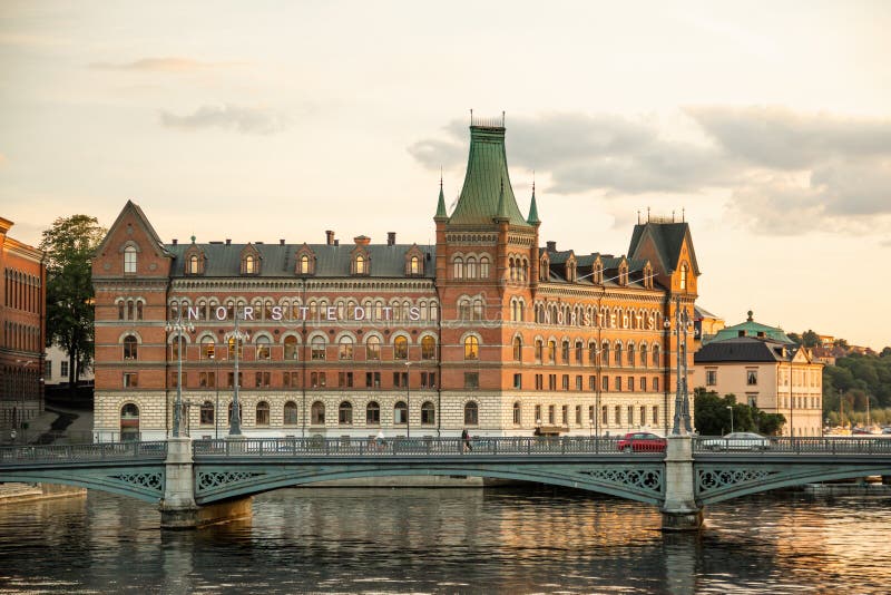 Παλαιά πόλη της Στοκχόλμης, νερό, γέφυρα, κανάλι