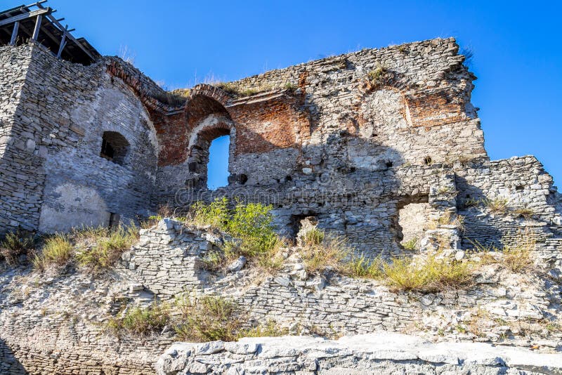 Παλαιές καταστροφές ακροπόλεων Deva στη Ρουμανία στοκ εικόνα με δικαίωμα ελεύθερης χρήσης Παλαιές καταστροφές ακροπόλεων Deva στη Ρουμανία στοκ εικόνα με δικαίωμα ελεύθερης χρήσης